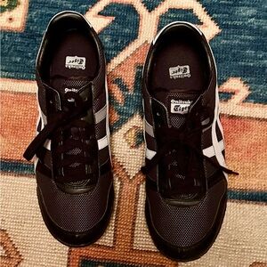 Onitsuka Tiger HN201 Sneakers Black/Gray  Size 10.5 Euro 44.5 Pre-Owned Like New
